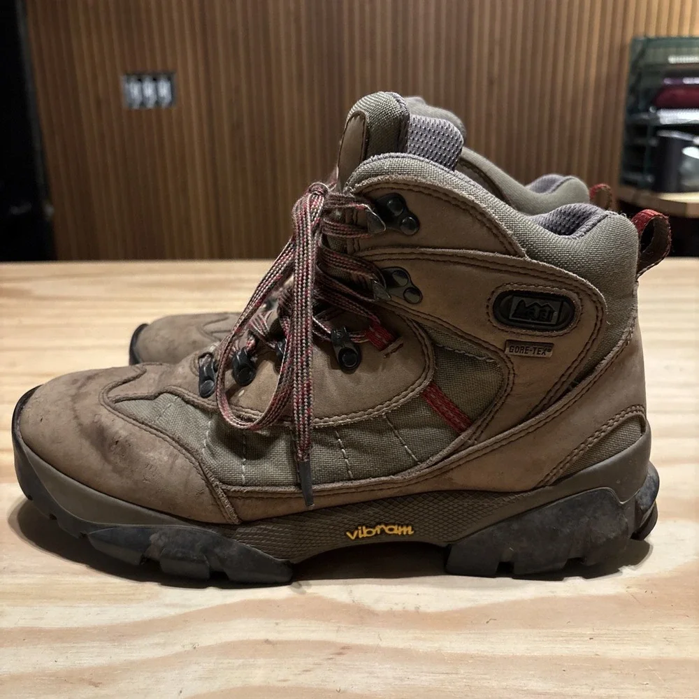 REI Monarch III GTX Hiking Boots Waterproof Vibram Mens Size 9 Gore Tex